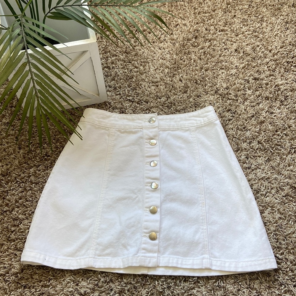 H&M White Button-Front A-Line Mini Skirt